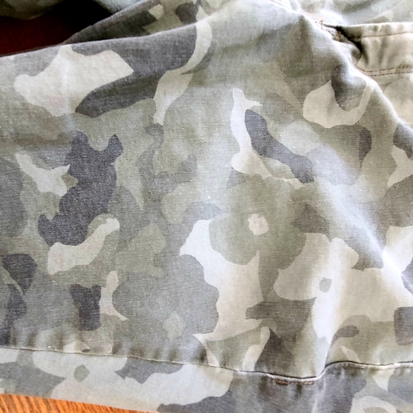 Old Navy Camo Rockstar Super Skinny 16P Jeans - Picture 7 of 10